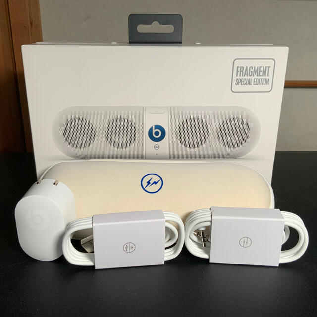 Beats by Dr Dre(ビーツバイドクタードレ)の【出品は1月まで！】Beats Pill FRAGMENT SPEDISION スマホ/家電/カメラのオーディオ機器(スピーカー)の商品写真