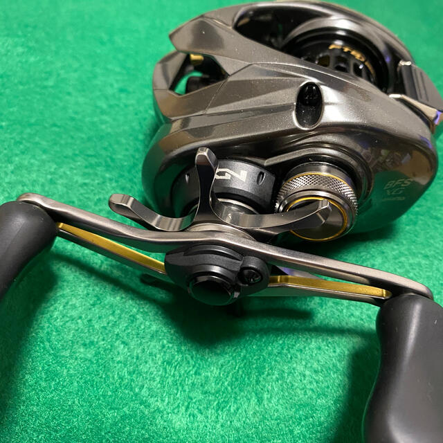 SHIMANO(シマノ)のSHIMANO アルデバランBFS XG スポーツ/アウトドアのフィッシング(リール)の商品写真