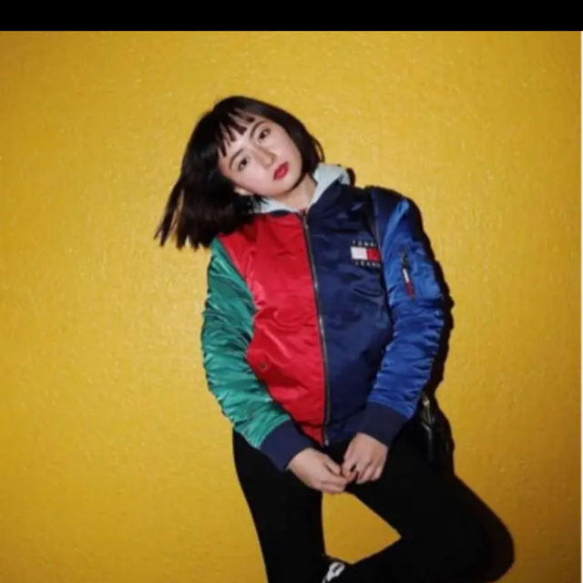 TOMMY HILFIGER(トミーヒルフィガー)の【入手困難！】日本完売 Tommy Jeans 90S ボンバージャケット レディースのジャケット/アウター(ブルゾン)の商品写真