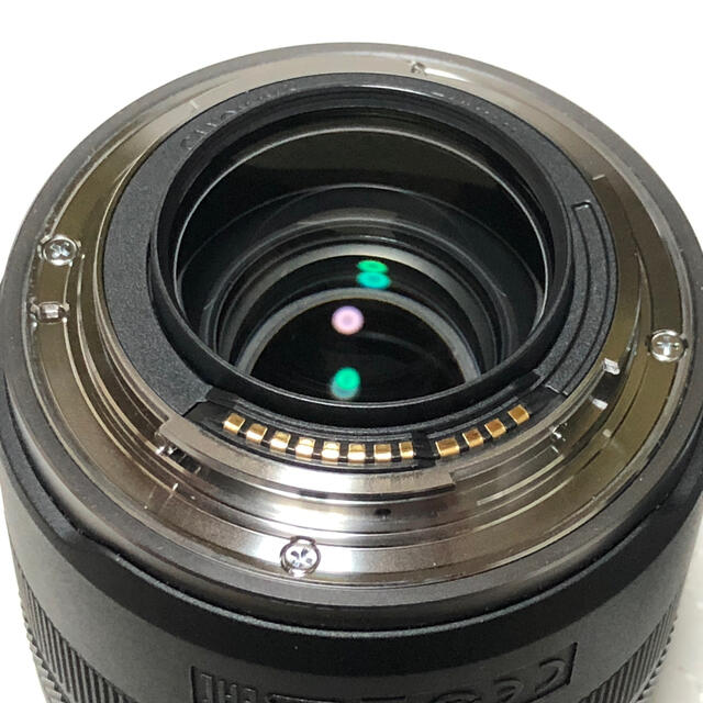 Canon(キヤノン)の美品 CANON RF 35mm F1.8 MACRO IS OSS スマホ/家電/カメラのカメラ(レンズ(単焦点))の商品写真