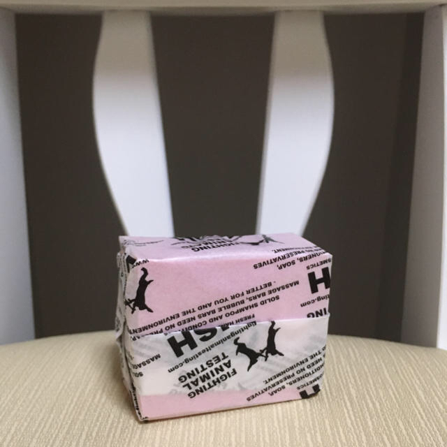 LUSH(ラッシュ)のLUSH ロックスター インテリア/住まい/日用品の日用品/生活雑貨/旅行(タオル/バス用品)の商品写真