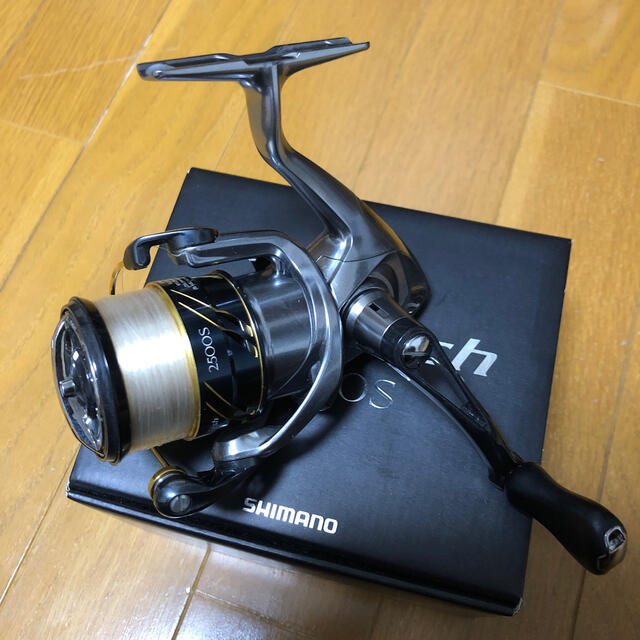 SHIMANO(シマノ)の黒い素人様専用　シマノ　16ヴァンキッシュ  2500s スポーツ/アウトドアのフィッシング(リール)の商品写真