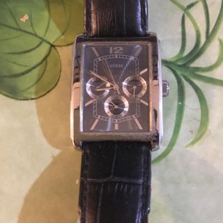 ゲス(GUESS)のGUESS 革ベルト　電池新品(腕時計(アナログ))