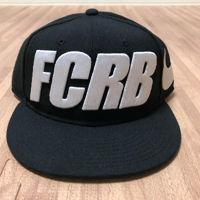 F.C.R.B.(エフシーアールビー)のFCRB NIKE コラボ　キャップ　ビッグスウォッシュ　ソフ　ブリストル  メンズの帽子(キャップ)の商品写真