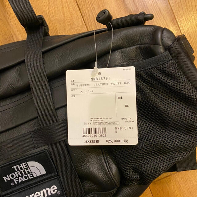 Supreme(シュプリーム)のsupreme the north face レザーウエストバック メンズのバッグ(ボディーバッグ)の商品写真