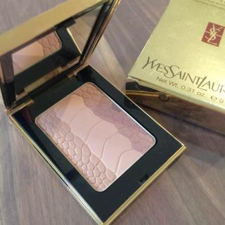 イヴサンローランボーテ(Yves Saint Laurent Beaute)の未使用◇イヴサンローラン パウダー(フェイスカラー)