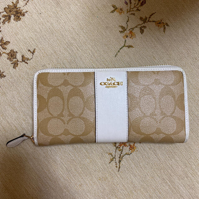 COACH(コーチ)のcoach 長財布 ホワイト シグネチャー レディースのファッション小物(財布)の商品写真