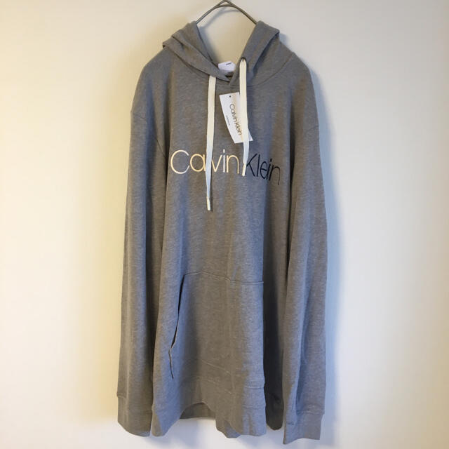 新品USA輸入　CALVIN KLEIN カルバンクラインパーカー　Mサイズ