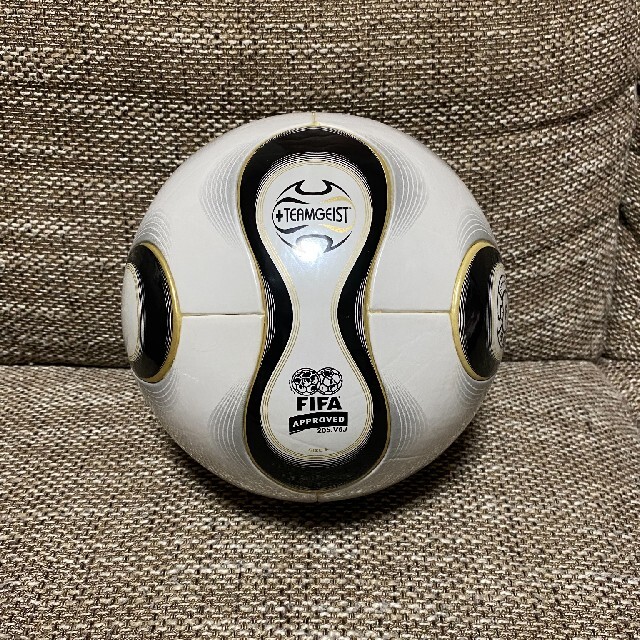 Adidas Fifaワールドカップ06 サッカーボール 公式球 アディダスの通販 By おもちゃ専門店 Safari Com アディダスならラクマ