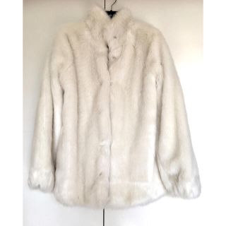 フォーエバートゥエンティーワン(FOREVER 21)のFOREVER 21  ファーコート  美品✨　SALE‼️(毛皮/ファーコート)