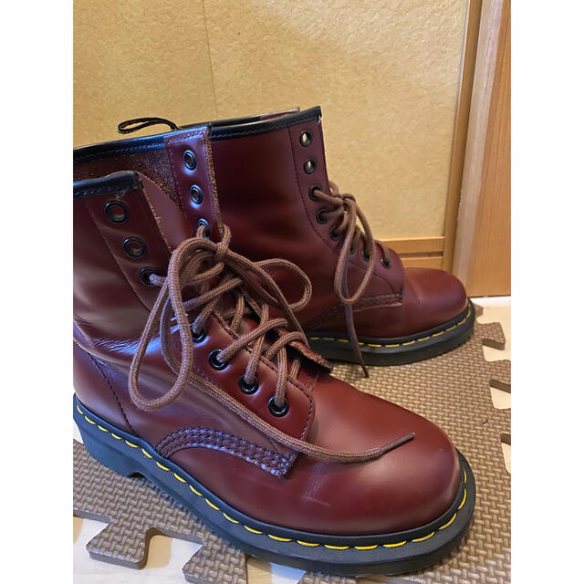 Dr.Martens(ドクターマーチン)の【値引きしました】Dr.Martens 8ホール ワインレッド EU37 UK4 レディースの靴/シューズ(ブーツ)の商品写真