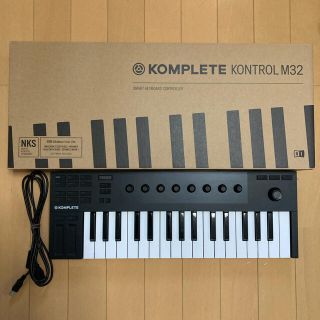 Native Instruments Komplete Kontrol M32(MIDIコントローラー)