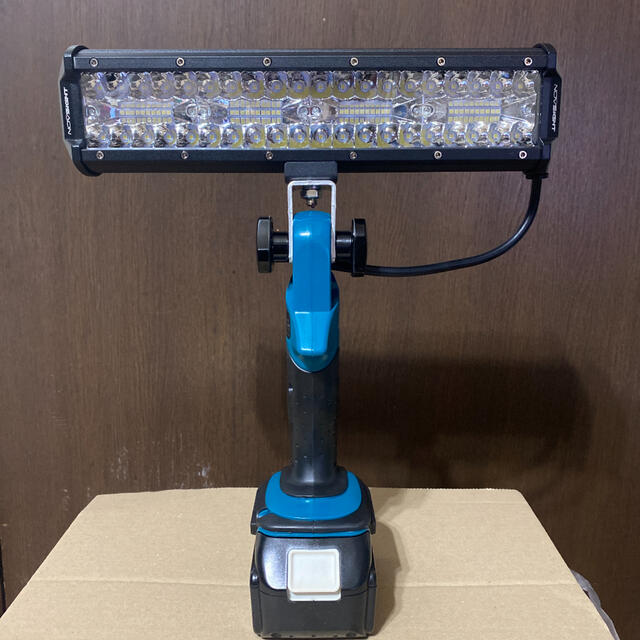 Makita(マキタ)のマキタ　LED 作業灯　240W スポーツ/アウトドアのアウトドア(ライト/ランタン)の商品写真