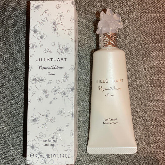 JILLSTUART(ジルスチュアート)のジルスチュアート　クリスタルブルームスノー　パフュームド　ハンドクリーム コスメ/美容のボディケア(ハンドクリーム)の商品写真