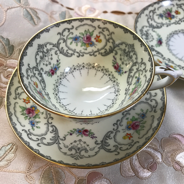 専用 パラゴン paragon パステルグリーン 金彩 カップ&ソーサー 美品