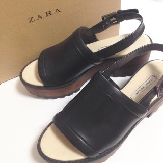 ザラ(ZARA)のZARA レザーサンダル(サンダル)