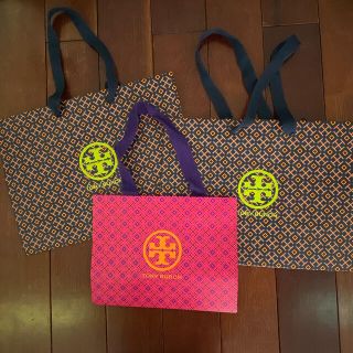 トリーバーチ(Tory Burch)のトリーバーチ　紙袋3枚セットで700円！！(ショップ袋)