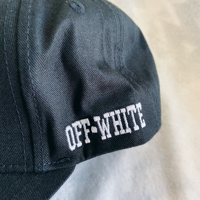 OFF-WHITE(オフホワイト)の人気品 Off-Whiteオフホワイト　帽子　キャップ　男女兼用 メンズの帽子(キャップ)の商品写真