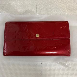 ルイヴィトン(LOUIS VUITTON)の【先週鑑定済】ヴィトン　ヴェルニ　赤　長財布　(財布)