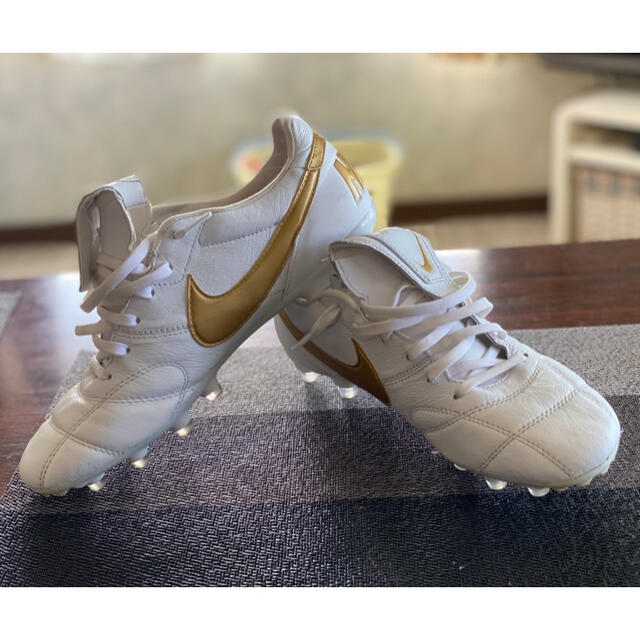 NIKE(ナイキ)のナイキ　ティエンポ　プレミア 2 FG スポーツ/アウトドアのサッカー/フットサル(シューズ)の商品写真