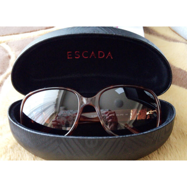 ESCADA(エスカーダ)のガチャポン様専用エスカーダ サングラスセット レディースのファッション小物(サングラス/メガネ)の商品写真