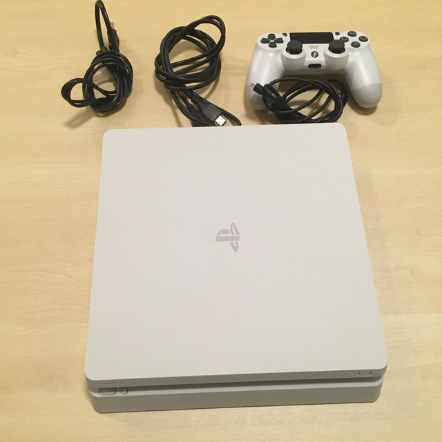 PlayStation4(プレイステーション4)のPlayStation4 500GB CUH-2200AB02 美品 エンタメ/ホビーのゲームソフト/ゲーム機本体(家庭用ゲーム機本体)の商品写真