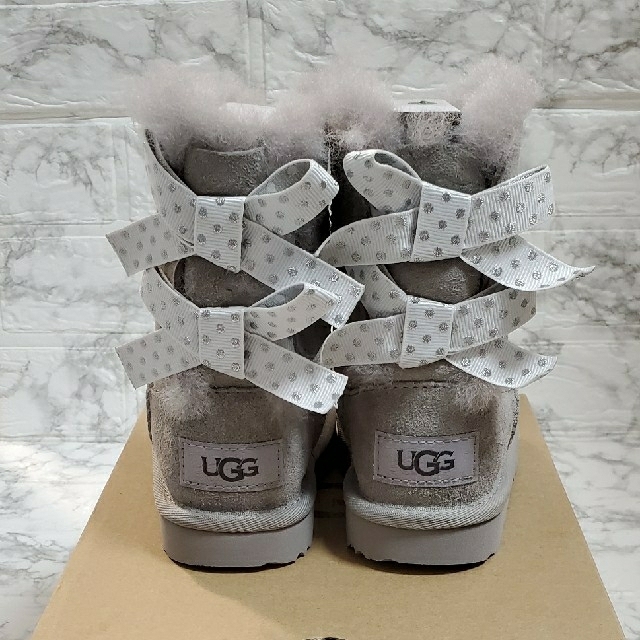 UGG(アグ)の最終値下げ〘 新品・未使用 〙UGG ムートンブーツ 14.5cm キッズ/ベビー/マタニティのキッズ靴/シューズ(15cm~)(ブーツ)の商品写真