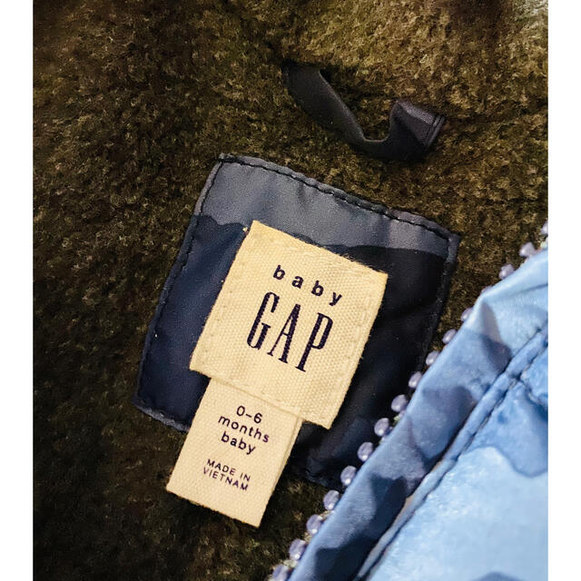 babyGAP(ベビーギャップ)の値下げbabyGAP 迷彩 カバーオール スキーウェア ジャンプスーツ GAP キッズ/ベビー/マタニティのベビー服(~85cm)(カバーオール)の商品写真