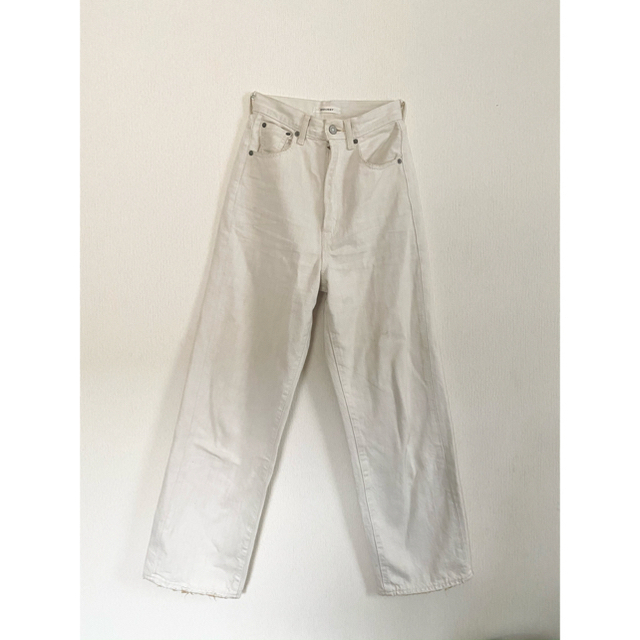 moussy(マウジー)のHW WHT LOOSE STRAIGHT 24インチ レディースのパンツ(デニム/ジーンズ)の商品写真