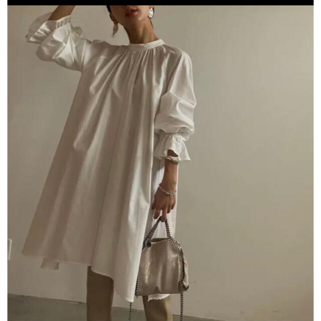 Ameri VINTAGE(アメリヴィンテージ)のAmeri GATHER TUNIC BLOUSE レディースのトップス(チュニック)の商品写真