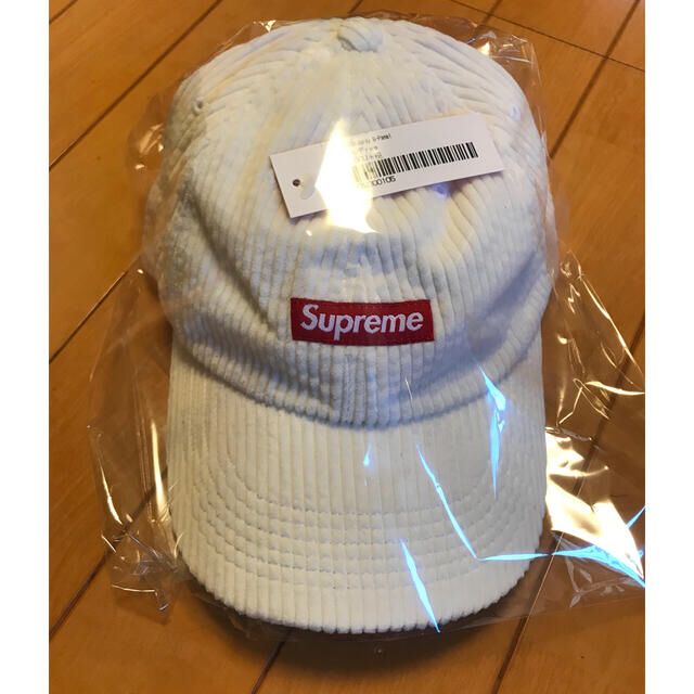 Supreme(シュプリーム)の【新品】Ripple Corduroy Small Box 6-Panel 白 メンズの帽子(キャップ)の商品写真