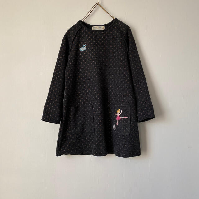 ZARA KIDS(ザラキッズ)のドット ワンピース　122cm キッズ/ベビー/マタニティのキッズ服女の子用(90cm~)(ワンピース)の商品写真