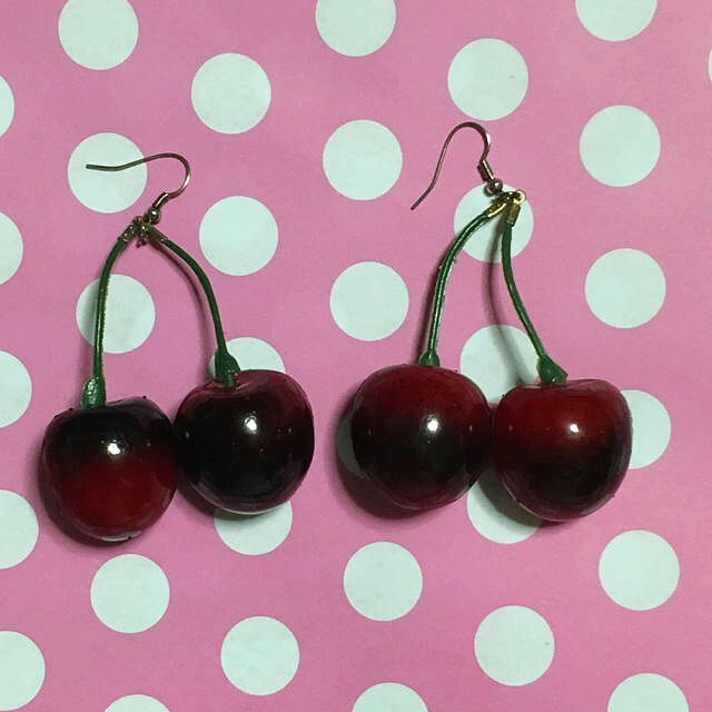 SPINNS(スピンズ)の🍒さくらんぼピアス🍒 レディースのアクセサリー(ピアス)の商品写真