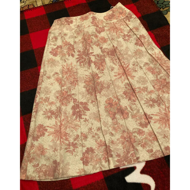 ベルメゾン(ベルメゾン)のベルメゾン　花柄　Aライン　スカート　 レディースのスカート(ひざ丈スカート)の商品写真