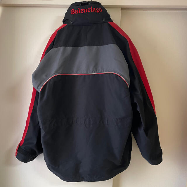 Balenciaga(バレンシアガ)のBALENCIAGA 17AW バレンシアガ Cシェイプ マウンテンパーカー メンズのジャケット/アウター(マウンテンパーカー)の商品写真