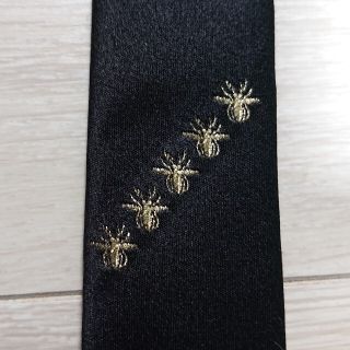 ディオールオム(DIOR HOMME)のDior homme ナロータイ(黒) bee刺繍(ゴールド) ネクタイ(ネクタイ)