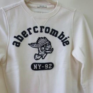 アバクロンビーアンドフィッチ(Abercrombie&Fitch)のＵＳＡ正規店購入　新品アバクロトレーナー　ボーイズＬサイズ　白(その他)