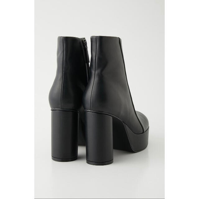 SLY(スライ)のSLY CHUNKY POLE HEEL BOOTIE チャンキーヒールブーツ レディースの靴/シューズ(ブーツ)の商品写真