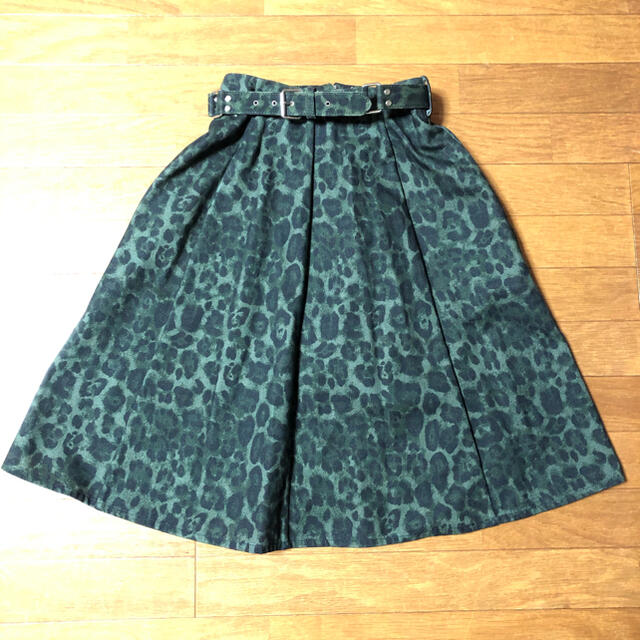 フレアスカート　豹柄　Rika レディースのスカート(ひざ丈スカート)の商品写真