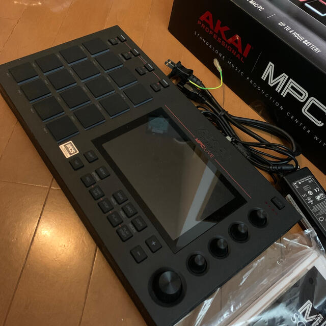 美品　Akai MPC Live 完動品 楽器のDTM/DAW(その他)の商品写真