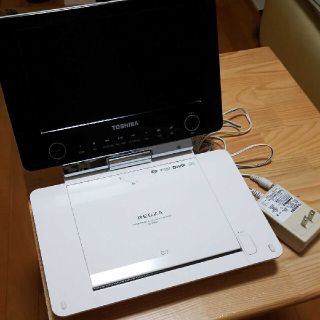 トウシバ(東芝)のREGZA　東芝　ポータブルDVDプレーヤー　SD-P96DT (ポータブルプレーヤー)