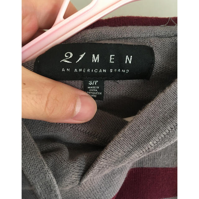 FOREVER 21(フォーエバートゥエンティーワン)のForever21フード付きニット メンズのトップス(ニット/セーター)の商品写真