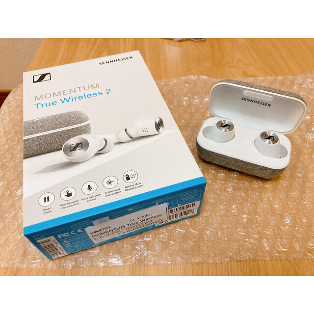 SENNHEISER(ゼンハイザー)の【美品】MOMENTUM True Wireless 2 ホワイト スマホ/家電/カメラのオーディオ機器(ヘッドフォン/イヤフォン)の商品写真