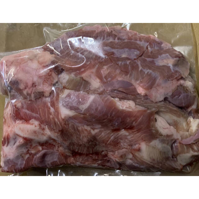 珍しい商品 北海道産 国産黒毛和牛のあご肉　500グラム 顎肉 アゴ肉 煮込み 食品/飲料/酒の食品(肉)の商品写真