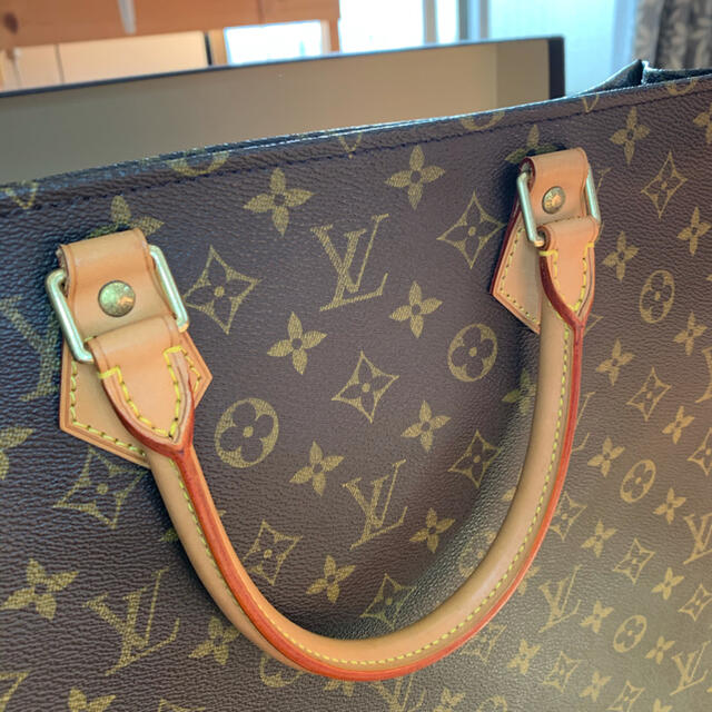 LOUIS VUITTON - 美品✨VUITTON サックプラ