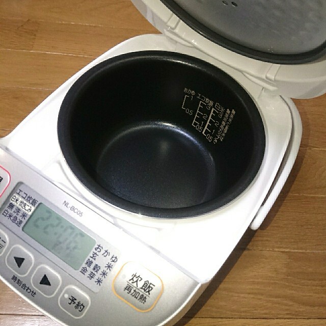 【美品】炊飯器  ZOJIRUSHI  3合  NL-BC05  ホワイト