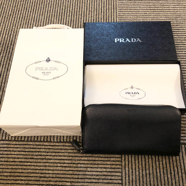 PRADA ラウンドファスナー 長財布 レザー ブラック 2ML317