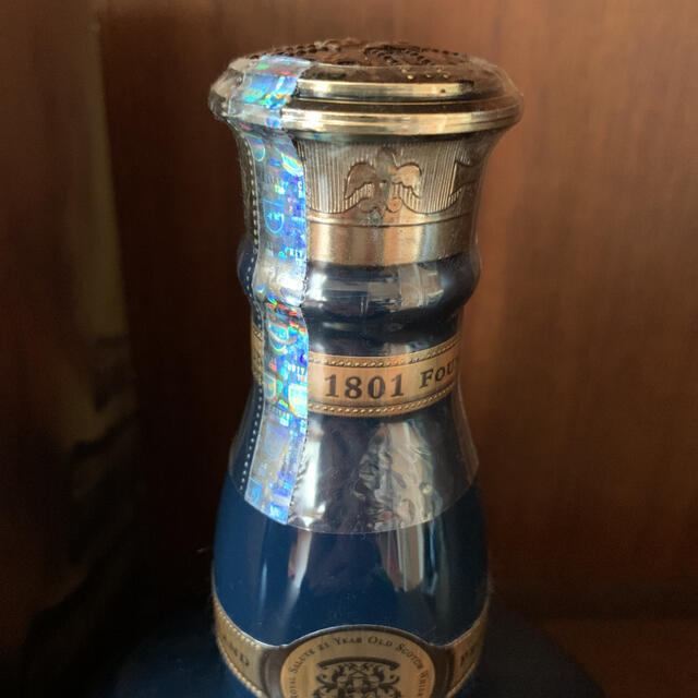 Royal Salute ロイヤルサルート 21年　青陶器 食品/飲料/酒の酒(ウイスキー)の商品写真