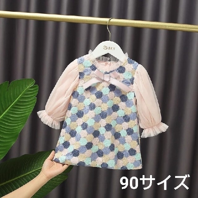 お花いっぱいフローラルワンピース 90サイズ キッズ/ベビー/マタニティのキッズ服女の子用(90cm~)(ワンピース)の商品写真