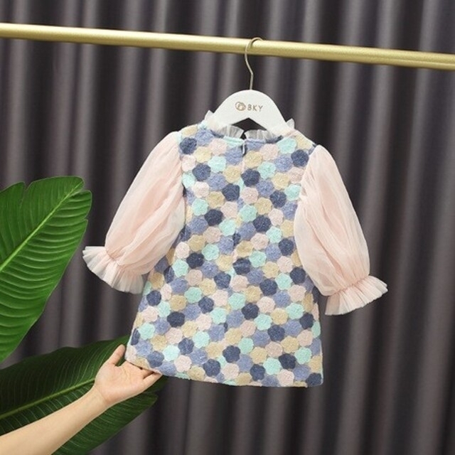 お花いっぱいフローラルワンピース 90サイズ キッズ/ベビー/マタニティのキッズ服女の子用(90cm~)(ワンピース)の商品写真